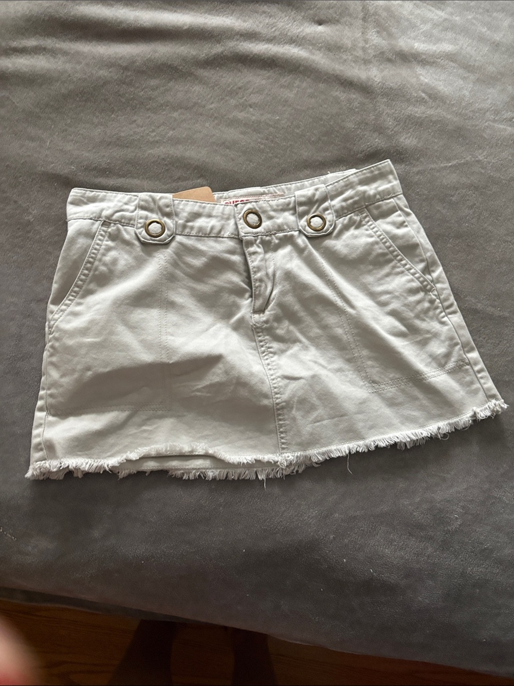 G by Guess White Frayed Hem High-Low Mini Skirt